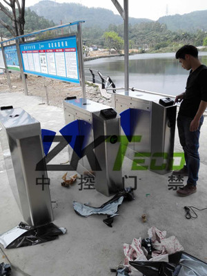 中控門(mén)禁公司在天河區(qū)安裝指紋翼閘、輥閘